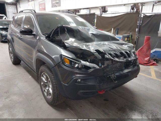  Salvage Jeep Cherokee