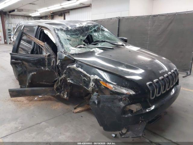  Salvage Jeep Cherokee