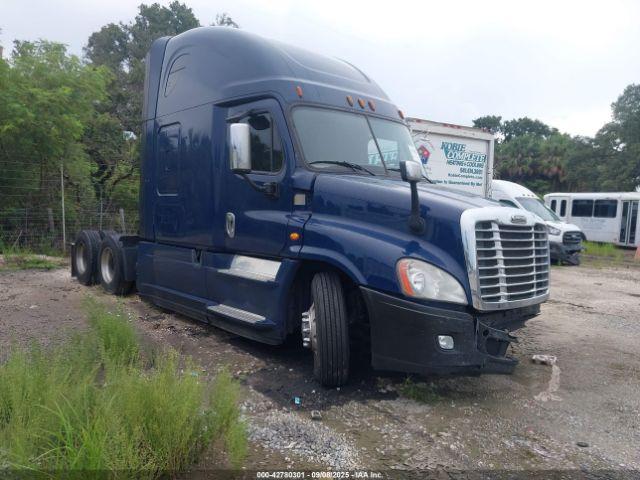  Salvage Freightliner Cascadia 125