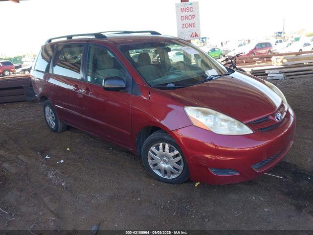  Salvage Toyota Sienna