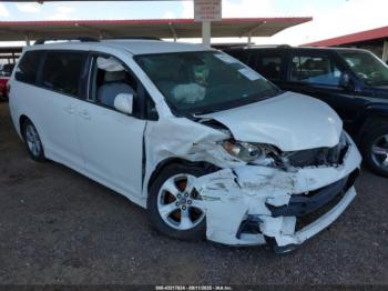  Salvage Toyota Sienna