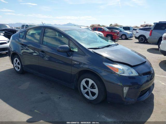  Salvage Toyota Prius