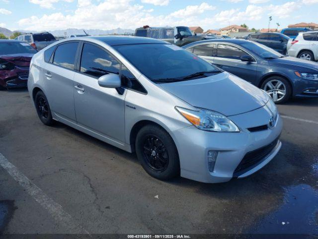  Salvage Toyota Prius