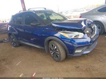  Salvage Nissan Kicks