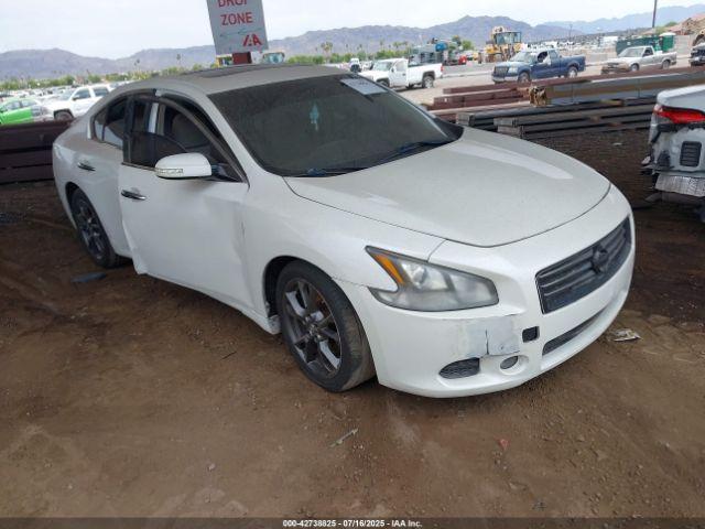  Salvage Nissan Maxima