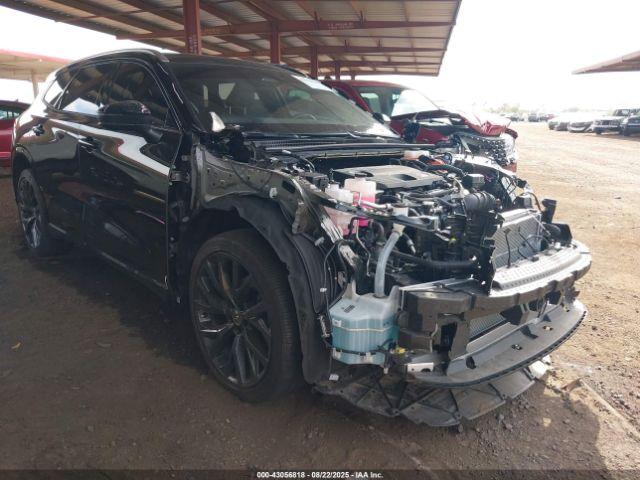  Salvage Toyota Crown Signia