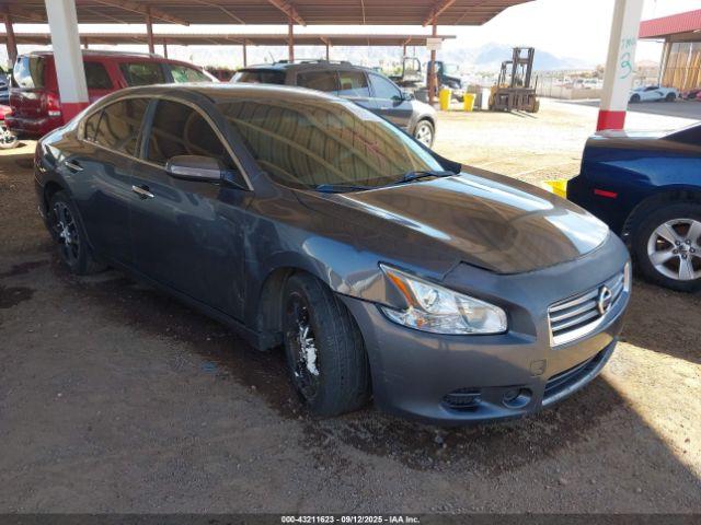  Salvage Nissan Maxima