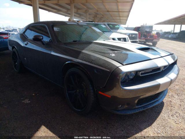  Salvage Dodge Challenger