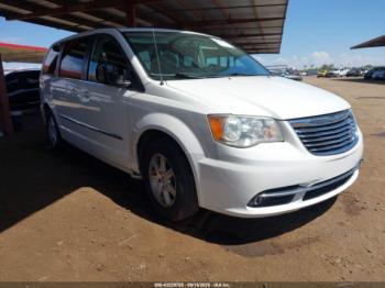  Salvage Chrysler Town & Country