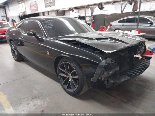  Salvage Dodge Challenger
