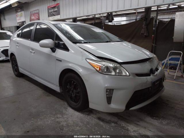  Salvage Toyota Prius