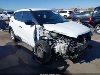  Salvage Nissan Kicks