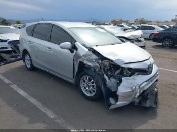  Salvage Toyota Prius v