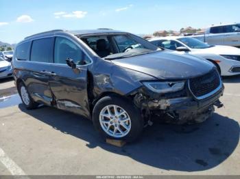  Salvage Chrysler Pacifica