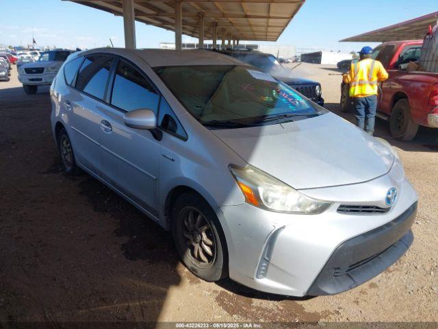  Salvage Toyota Prius v