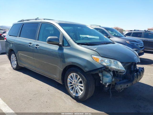  Salvage Toyota Sienna