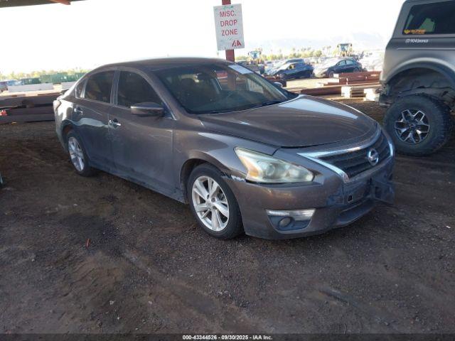  Salvage Nissan Altima