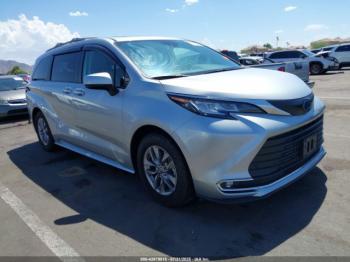 Salvage Toyota Sienna