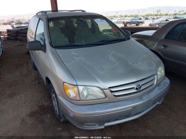  Salvage Toyota Sienna