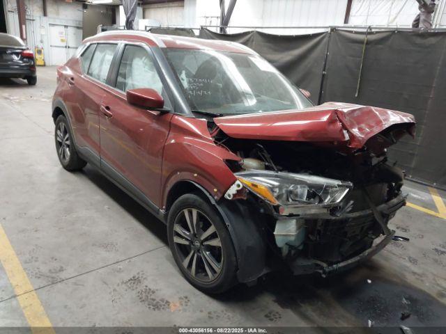 Salvage Nissan Kicks