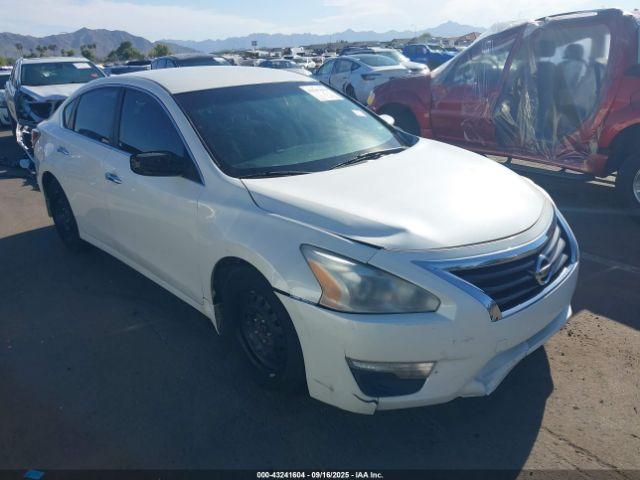  Salvage Nissan Altima