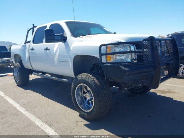  Salvage Chevrolet Silverado 2500