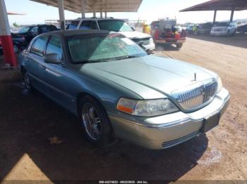  Salvage Lincoln Towncar