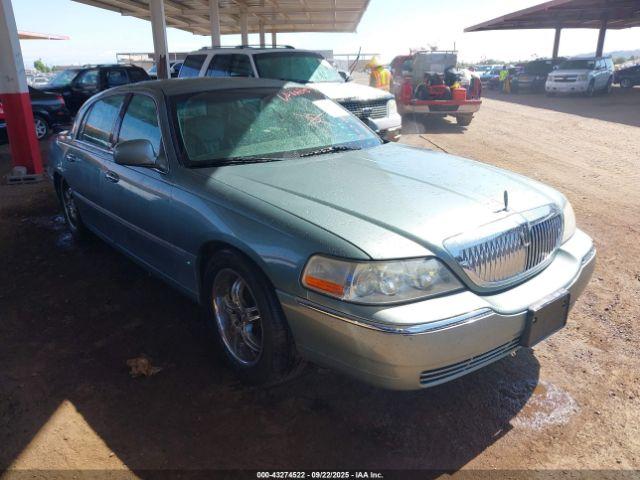  Salvage Lincoln Towncar