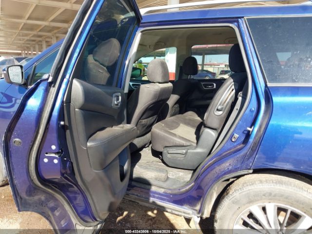 Nissan Pathfinder S 2wd Image 3