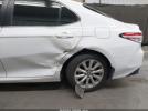 Toyota Camry Le Image 6