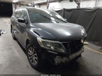  Salvage Nissan Pathfinder