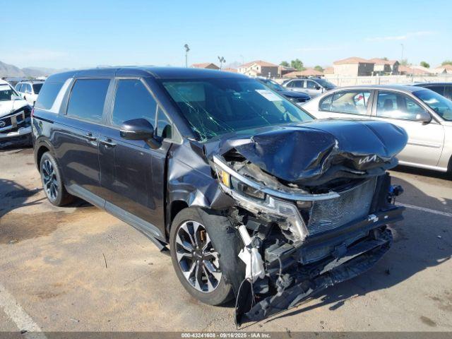  Salvage Kia Carnival