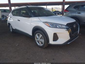  Salvage Nissan Kicks