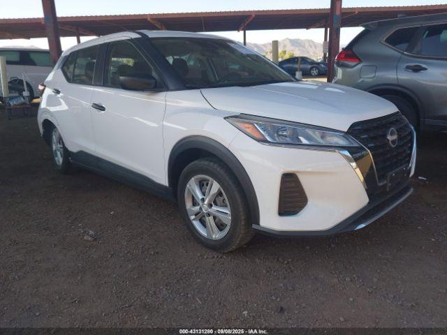  Salvage Nissan Kicks