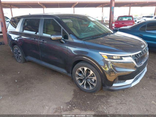 Salvage Kia Carnival