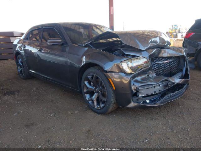  Salvage Chrysler 300