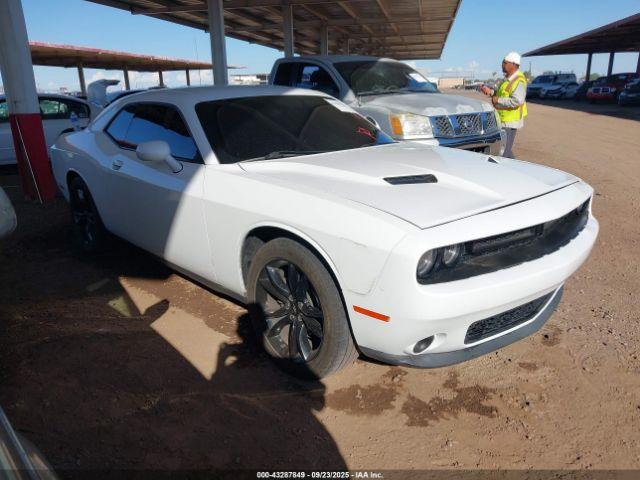  Salvage Dodge Challenger