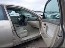 Toyota Camry Le Image 17
