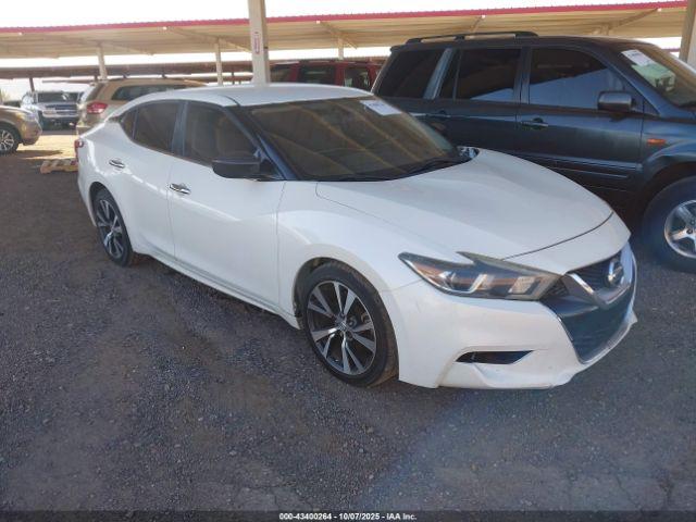  Salvage Nissan Maxima