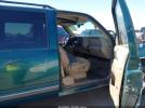 Chevrolet Suburban 1500 Image 9