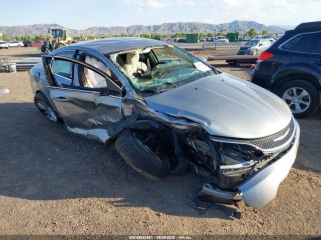 Salvage Chrysler 200