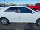 Toyota Camry Le Image 9