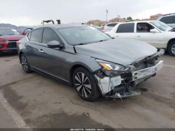  Salvage Nissan Altima