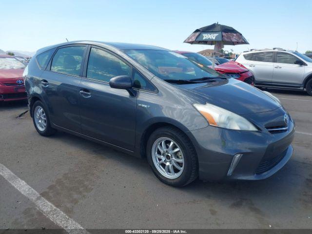  Salvage Toyota Prius v