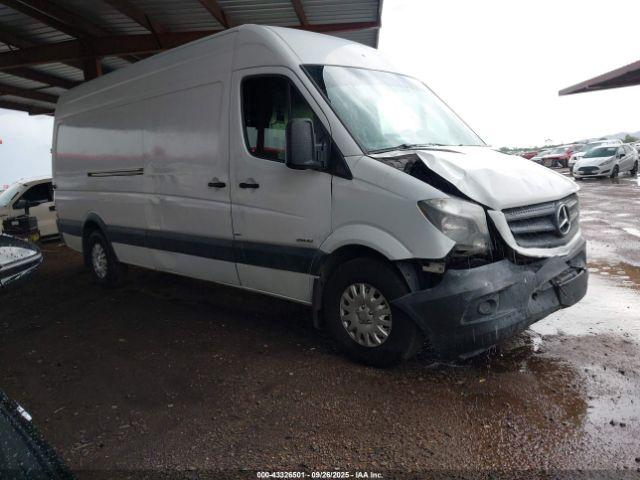  Salvage Mercedes-Benz Sprinter 2500