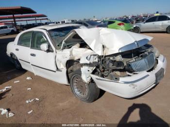  Salvage Lincoln Towncar
