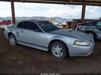  Salvage Ford Mustang