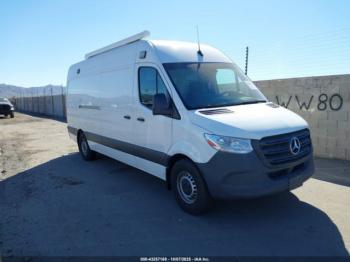  Salvage Mercedes-Benz Sprinter 2500