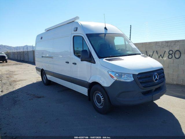  Salvage Mercedes-Benz Sprinter 2500