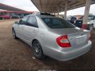 Toyota Camry Le Image 9